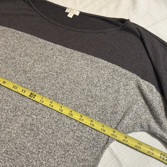 Charming Charlie Women's Two-Tone Gray dress / top - Picture 3 of 5